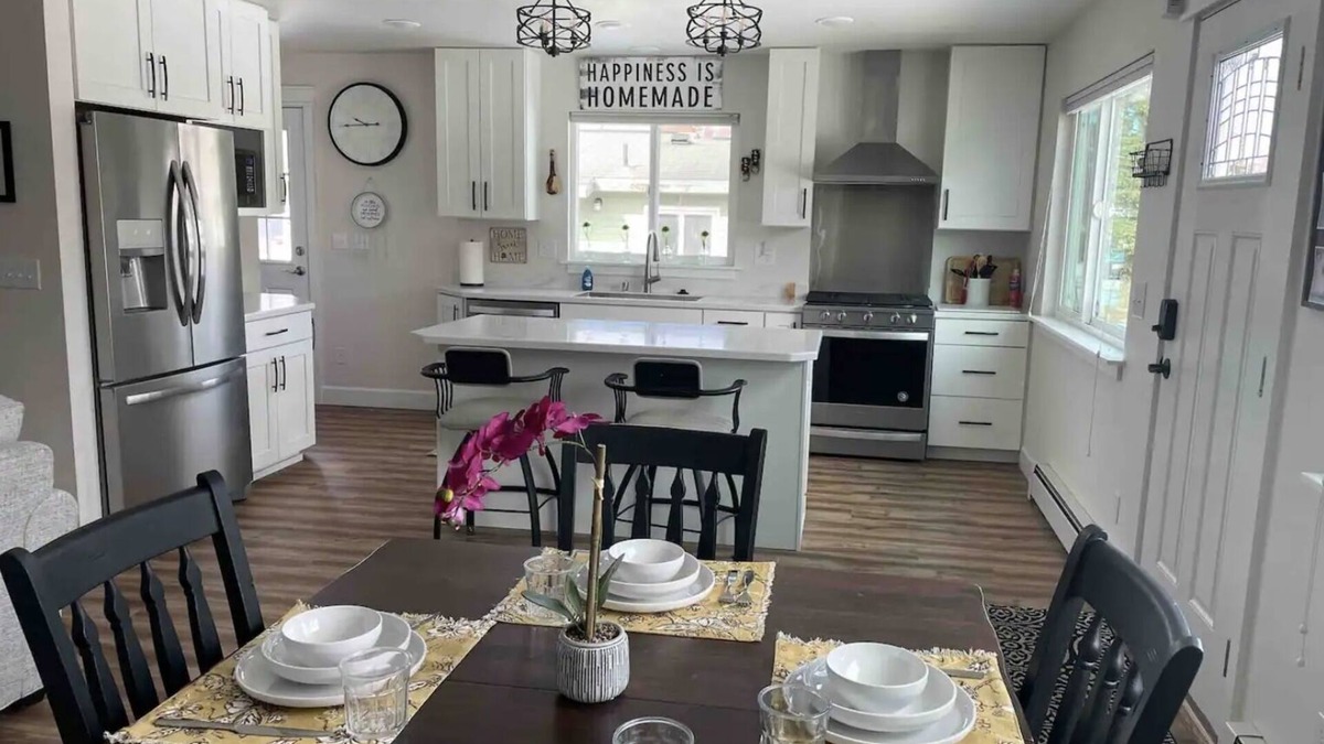 Bayshore - Klatt House | Recently remodeled Ranch Style Home 1 king bed,1 queen bed, large deck