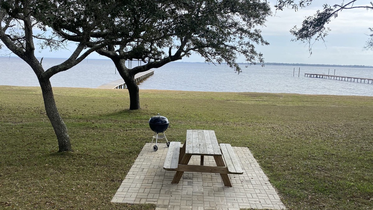 Ono Island House | Recently remodeled Waterfront Home W/Separate Guest House On Perdido Bay