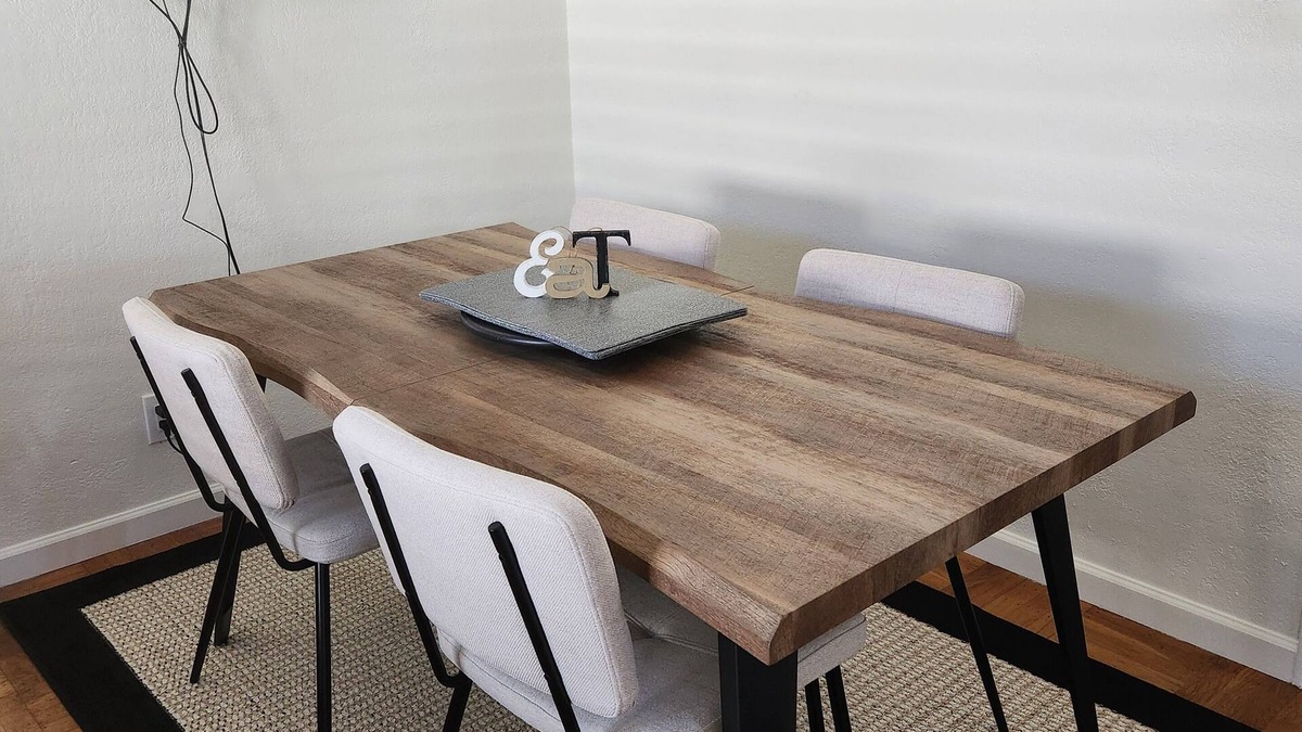 Broadmoor House | Recently Renovated 3-bedroom house with WiFi in Oakland
