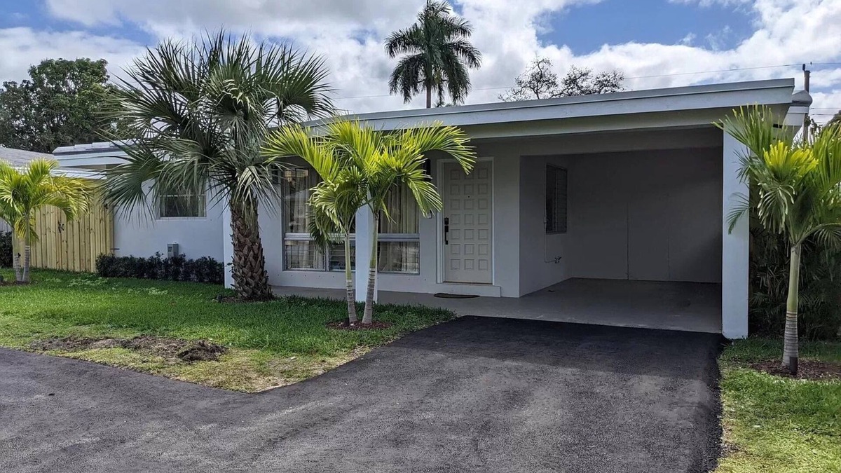 Boca Raton House | Recently Renovated! ~ Beautiful Boca Heights Gem ~ Long-Term Rental