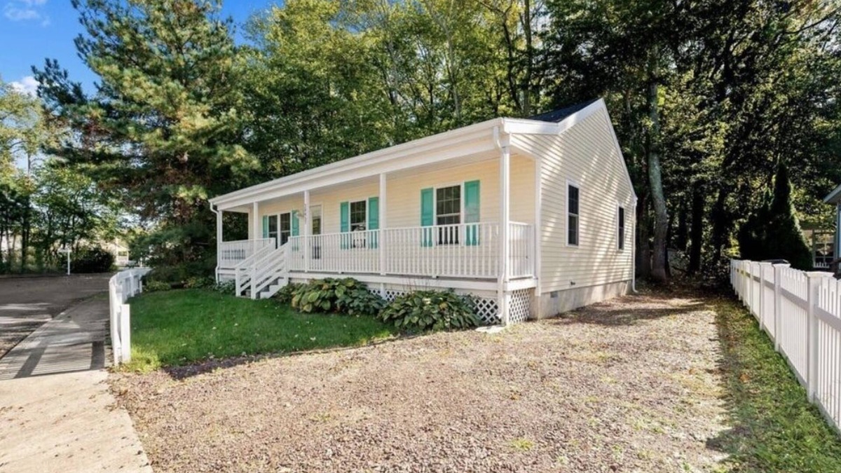 Clearwater House | Recently renovated including new furniture and appliances