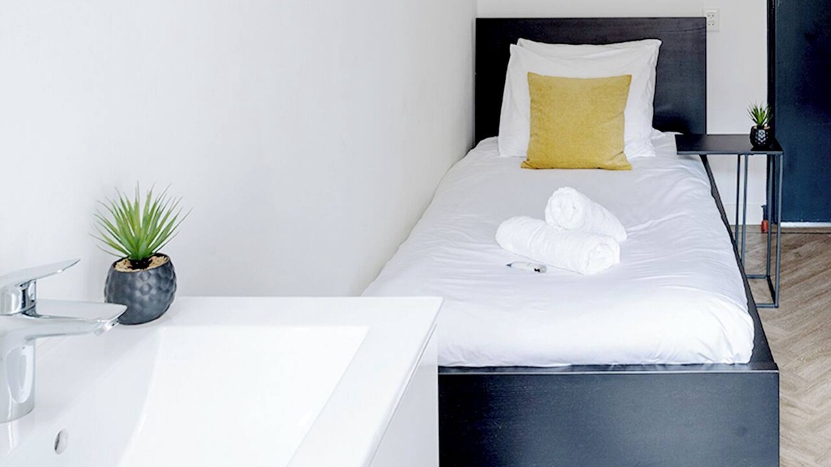 Tilburg Apartment | Recently renovated private single room, ideally located near Tilburg’s top tourist hotspots.