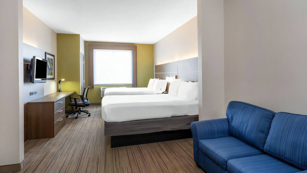 White Rock Hills House | Recharge in our Spacious Room! Onsite Pool, Gym