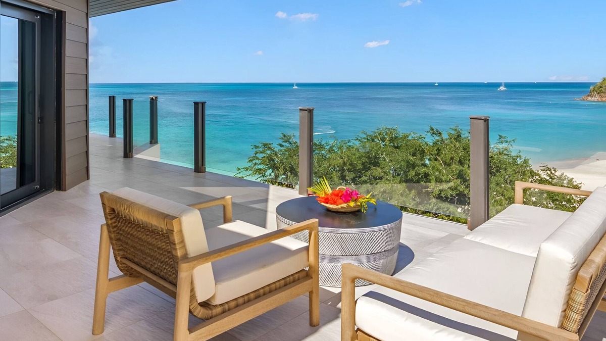 Fryes Beach Hotel | Recharge + Reconnect in This Stunning 3 Bedroom with Kitchen Oceanview Sanctuary