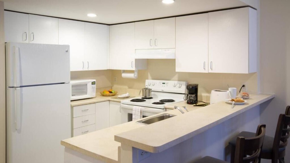 Quartier des Spectacles House | Recharge & Relax, 4 Spacious Units, Full Kitchens, Minutes to Chinatown