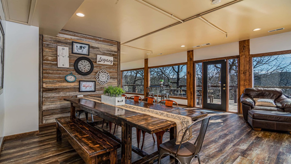 Omaha House | Reconnect at Ozark Outdoor! Secluded in Nature-Pvt Firepit & Hot Tub-Near Big Cedar