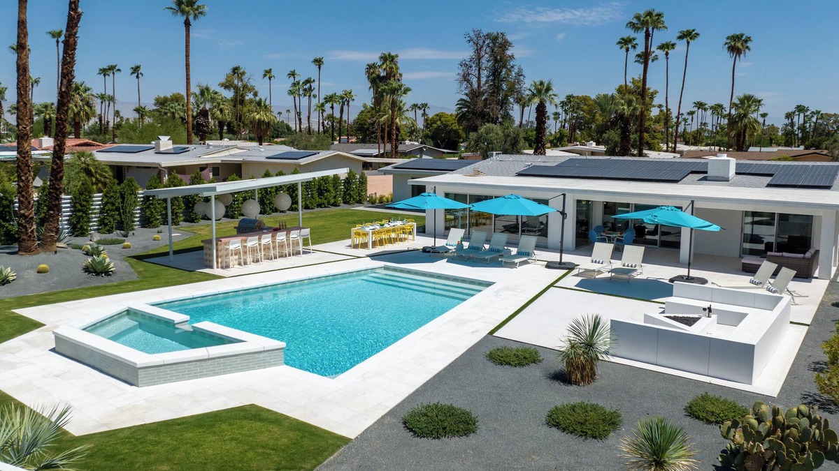 Palm Springs House | Record Views, Palm Springs Midcentury Compound