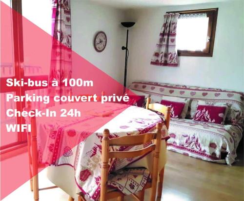 Les Carroz-d'Araches Apartment | RED APPLE CARROZ Duplex de charme WIFI Parking Balcon TV Ski-Bus