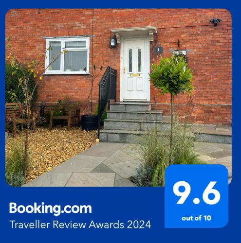 Yeovil Apartment | Red Brick House