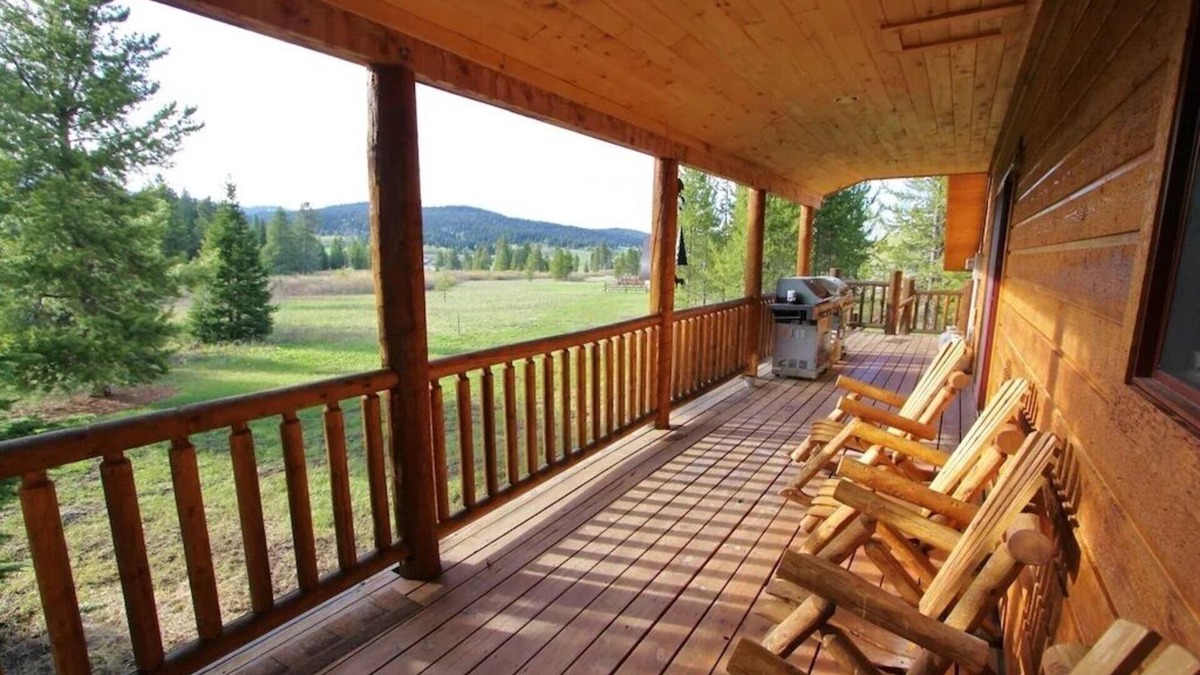 Lazy Acres House | Red Cedar Cabin