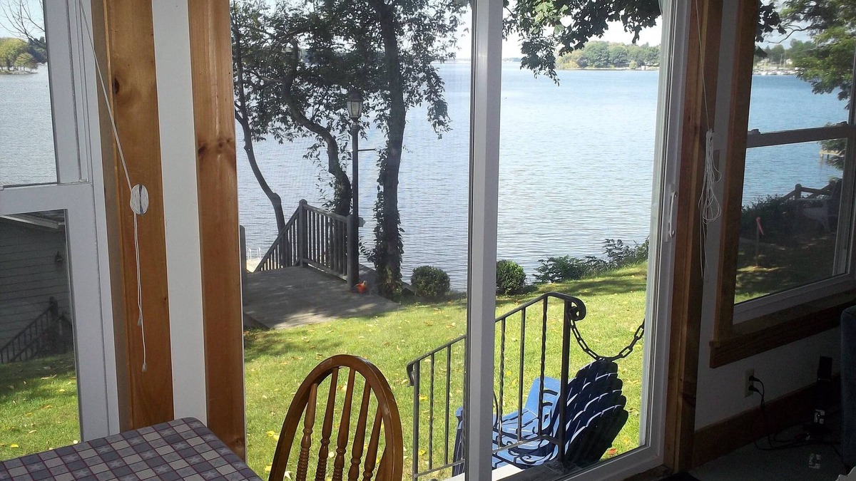 North Rose Cottage | Red Cottage On Sodus Bay Dog Friendly Sleeps 8