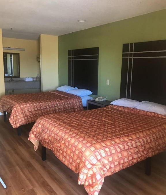 Pleasant Grove Hotel | RED CROWN INN