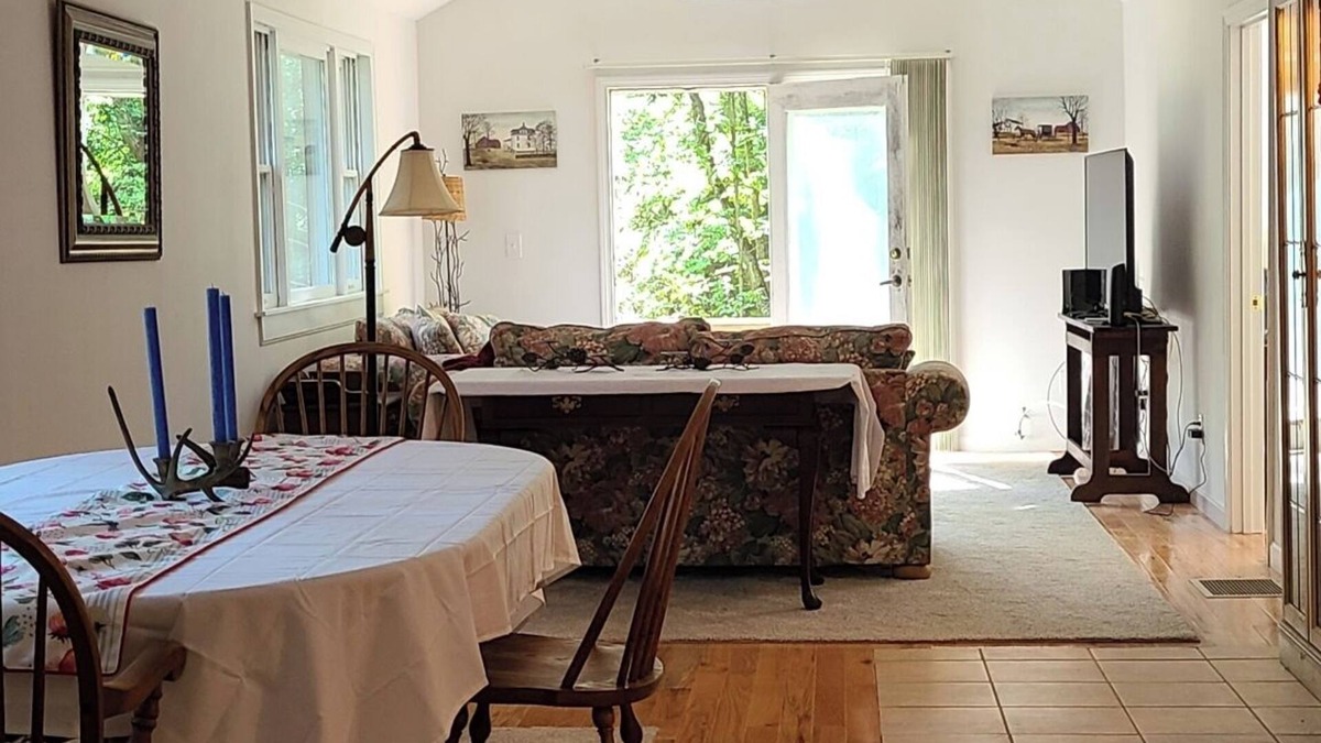 Center Tuftonboro House | Red Door Ranchn3 Bedroom, 2 Bathn1/2 mile to beach with lifeguard nAC, WiFi, n