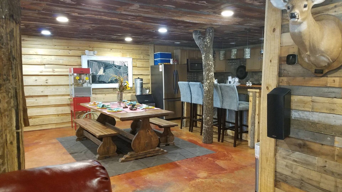 Statesboro House | Red Fern Lodge Room 6