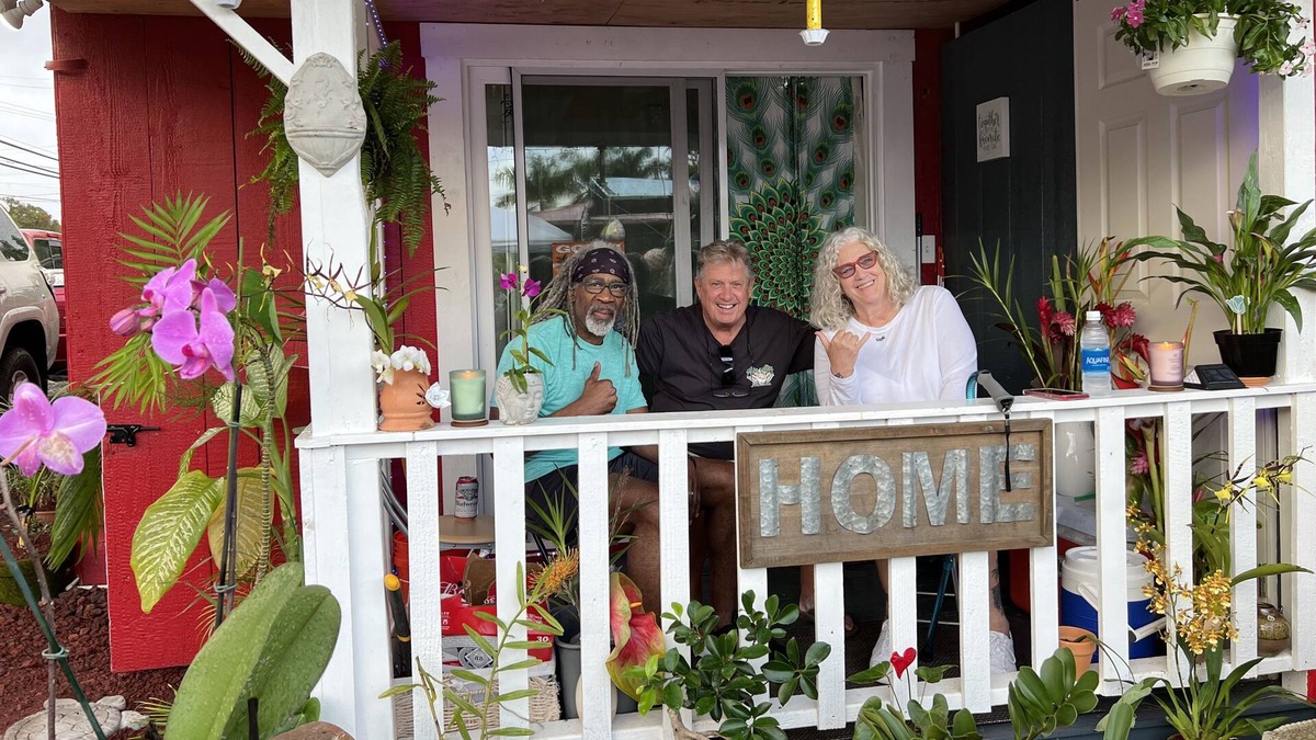 Pahoa Apartment | Red Iconic studios in Pahoa Village town