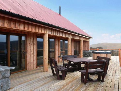 Rogart House | Red Kite & Osprey Lodges