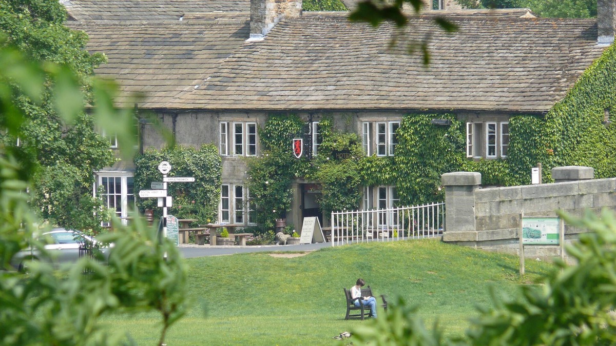 Burnsall Hotel | Red Lion Hotel and Manor House