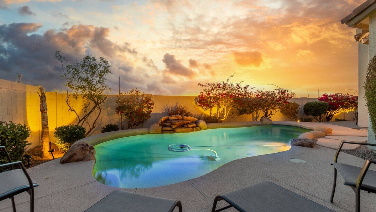 East Mesa House | Red Mountain Family Fun with Pool, Spa, Putting Green