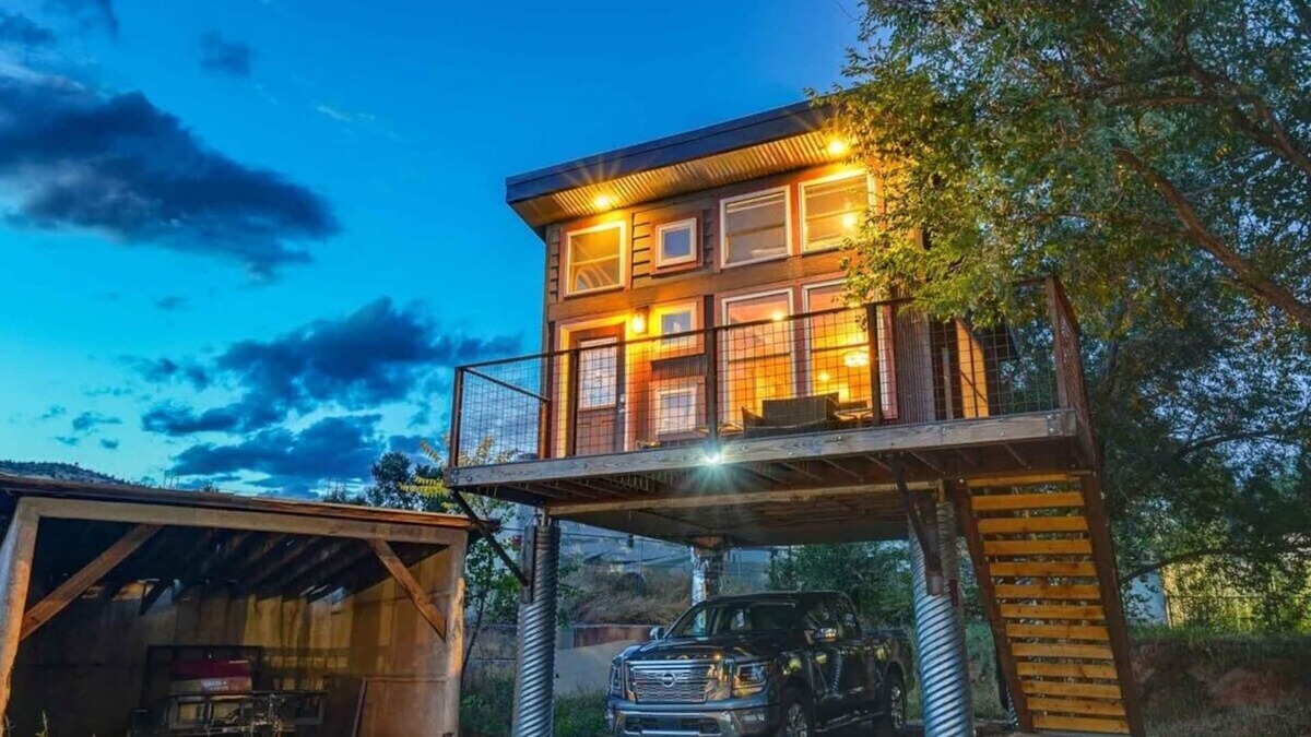 Colorado Springs Cabin | Red Rock Treehouse! Unique in Old Colorado City!