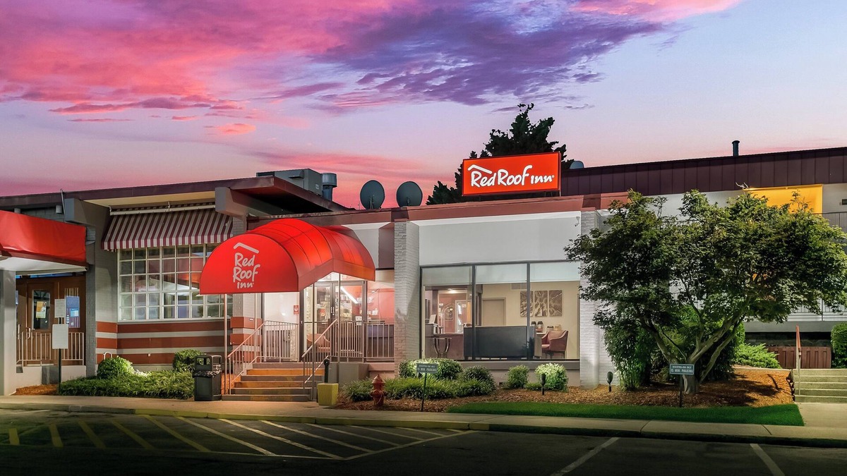 Woodlawn Hotel | Red Roof Inn Baltimore