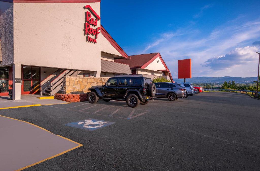 Johnson City Hotel | Red Roof Inn Binghamton - Johnson City