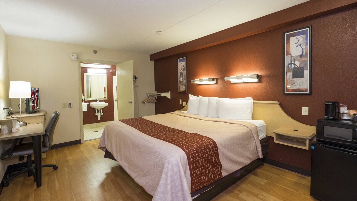 Sharonville Hotel | Red Roof Inn Cincinnati - Sharonville