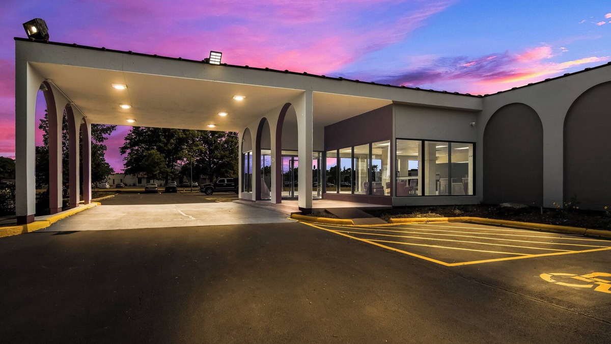 North Aurora Hotel | Red Roof Inn & Conference Center Chicago - N Aurora/Naperville