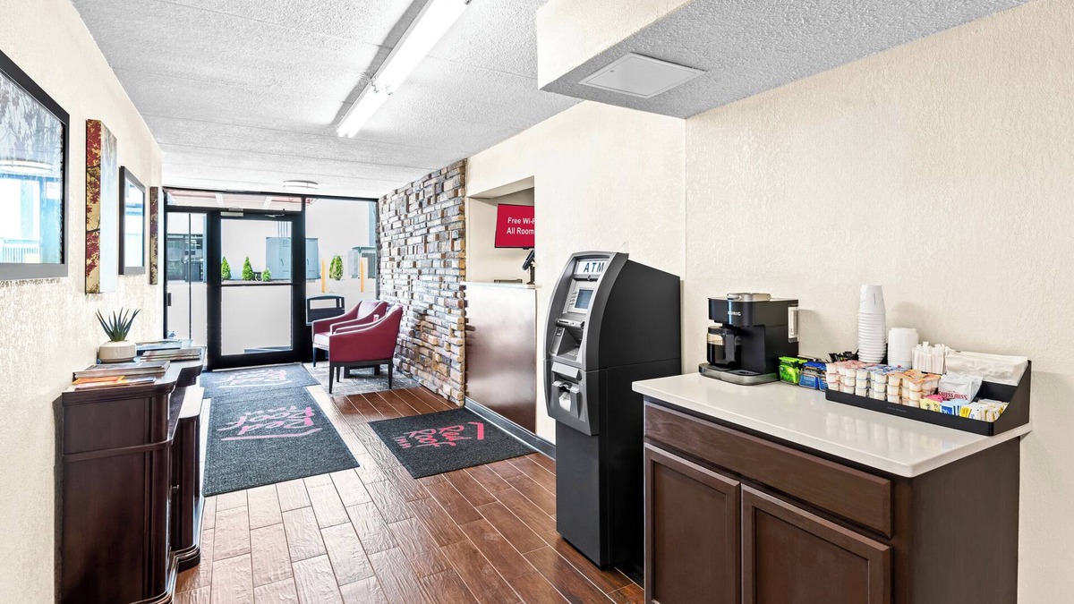 Cortland Hotel | Red Roof Inn Cortland