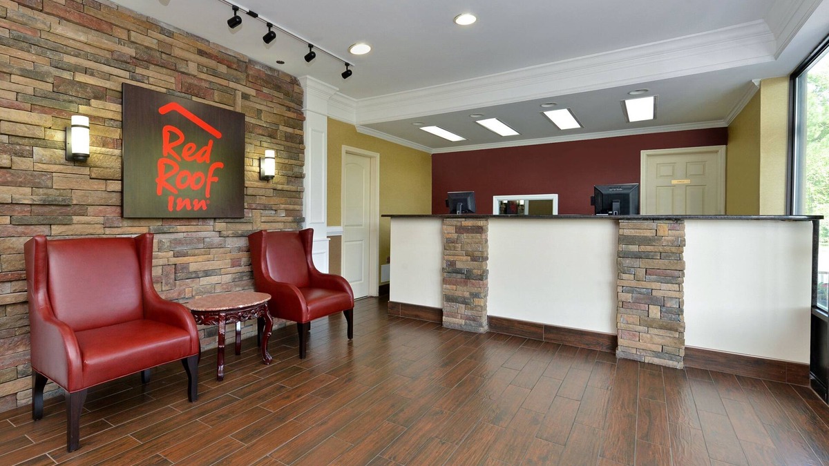 Dalton Hotel | Red Roof Inn Dalton
