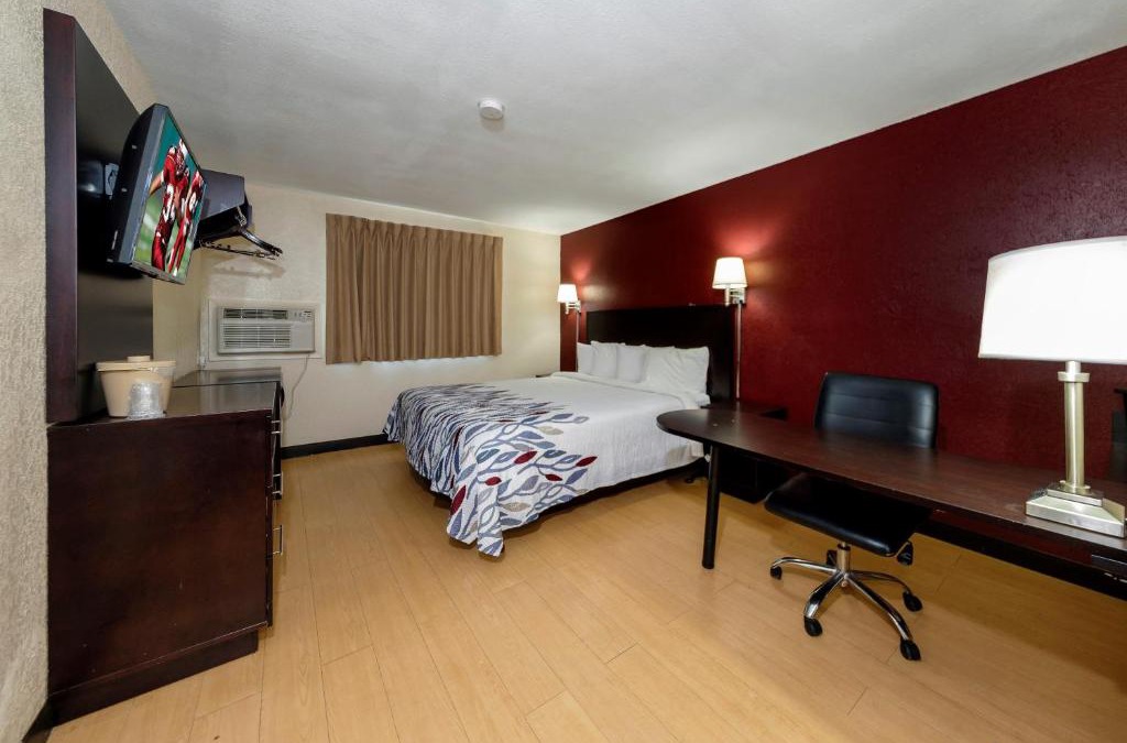 Northside Hotel | Red Roof Inn Jacksonville - Cruise Port