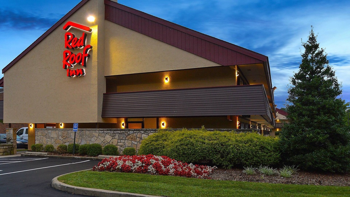Buechel Hotel | Red Roof Inn Louisville East - Hurstbourne