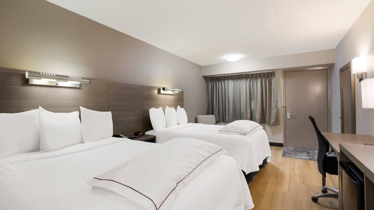 Naperville Hotel | Red Roof Inn PLUS+ Chicago - Naperville
