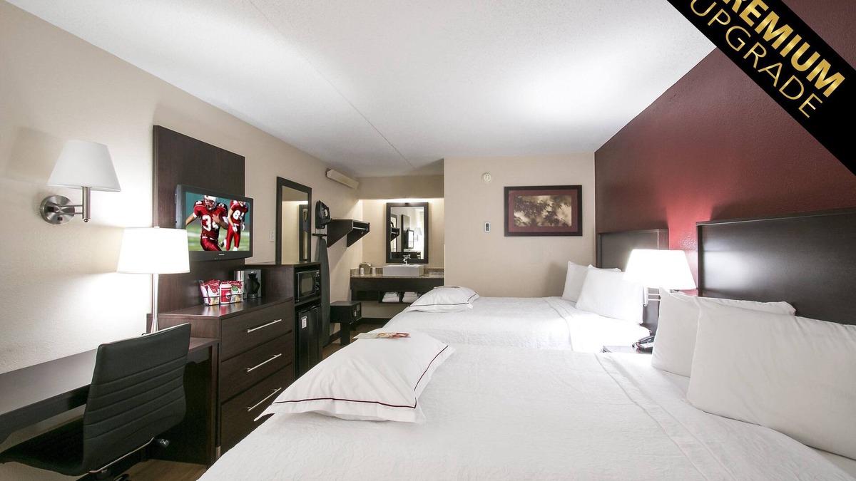 Essington Hotel | Red Roof Inn PLUS+ Philadelphia Airport