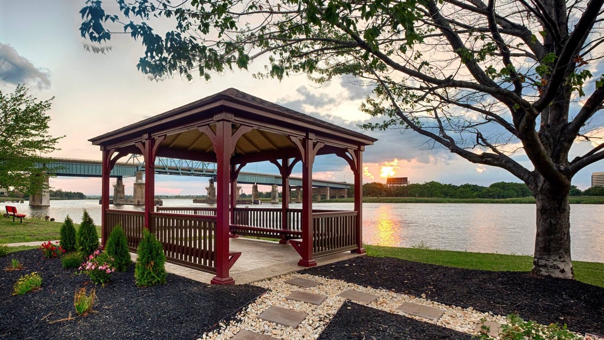 Secaucus Hotel | Red Roof Inn PLUS+ Secaucus - Meadowlands - NYC