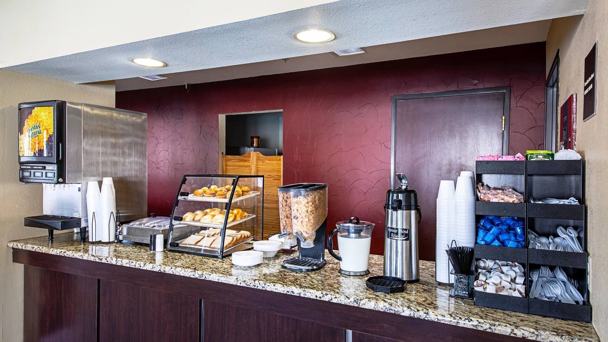 Rio Vista Hotel | Red Roof Inn San Marcos