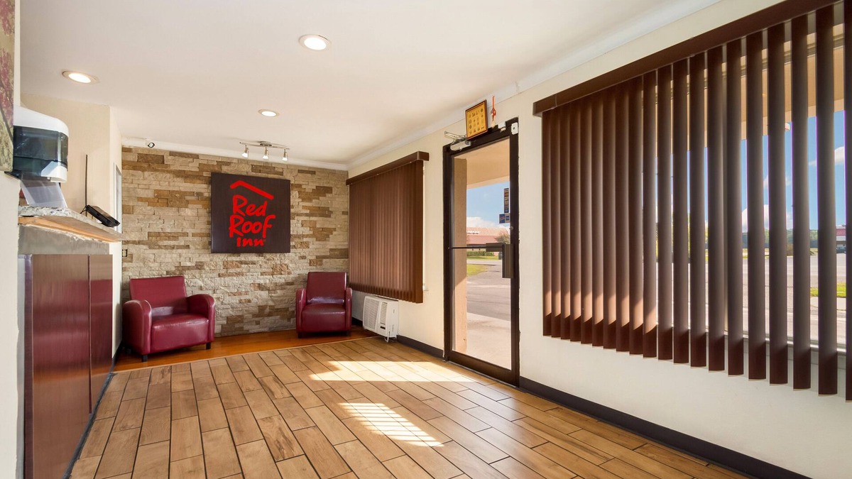 Santee Hotel | Red Roof Inn Santee