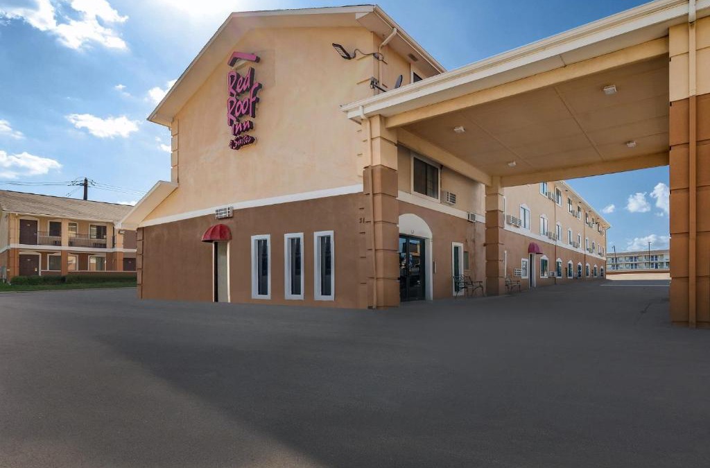 Denton Hotel | Red Roof Inn & Suites Denton