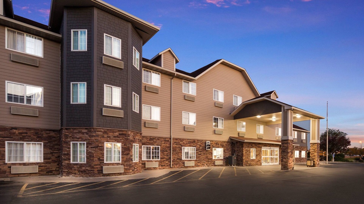 Council Bluffs Hotel | Red Roof Inn & Suites Omaha - Council Bluffs