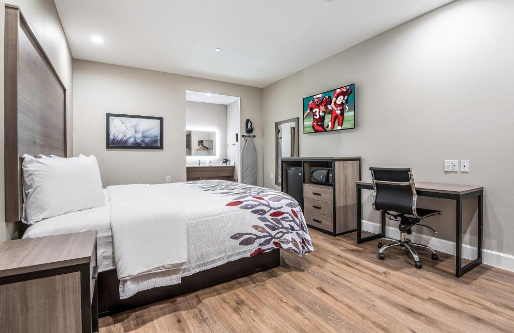 Tillmans Corner Hotel | Red Roof Inn & Suites Mobile SW - I-10