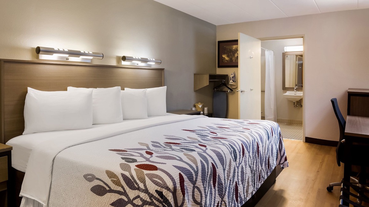 Wilkes-Barre Hotel | Red Roof Inn Wilkes-Barre Arena