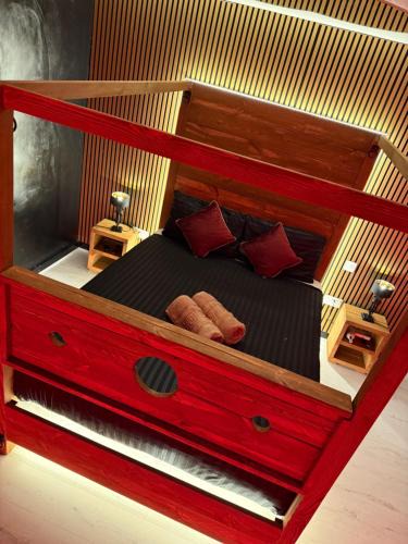 Ogden Apartment | Red Room Jacuzzi Suites
