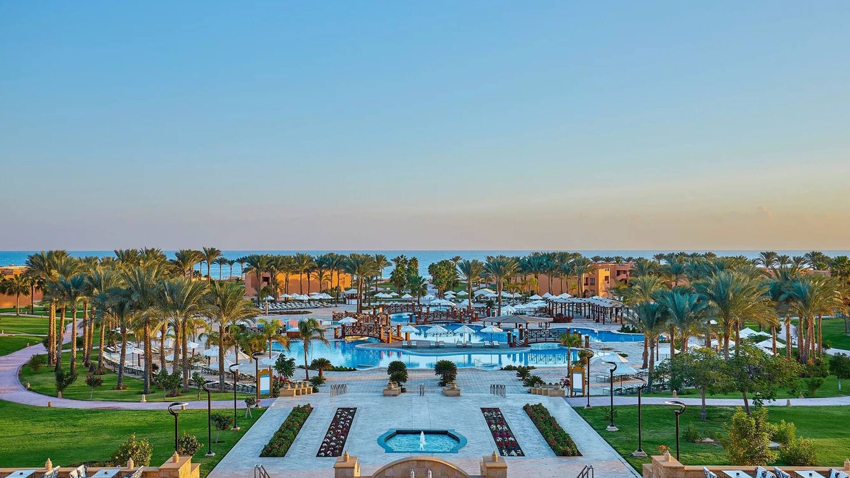 El Quseir Hotel | Red Sea Vibes l 3 Family Room, Poolside Fun, Dining Options & Beach Bliss