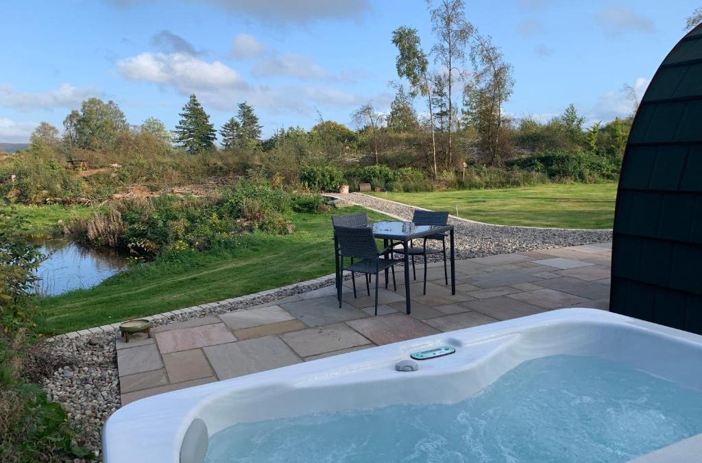 Oban House | Red Squirrel Pod with Hot Tub