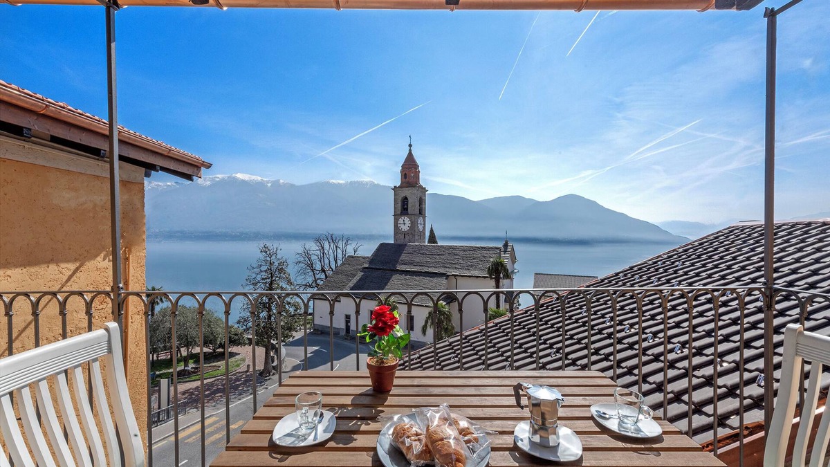 Ronco sopra Ascona Apartment | Red view apartment, Ronco sopra Ascona, Switzerland