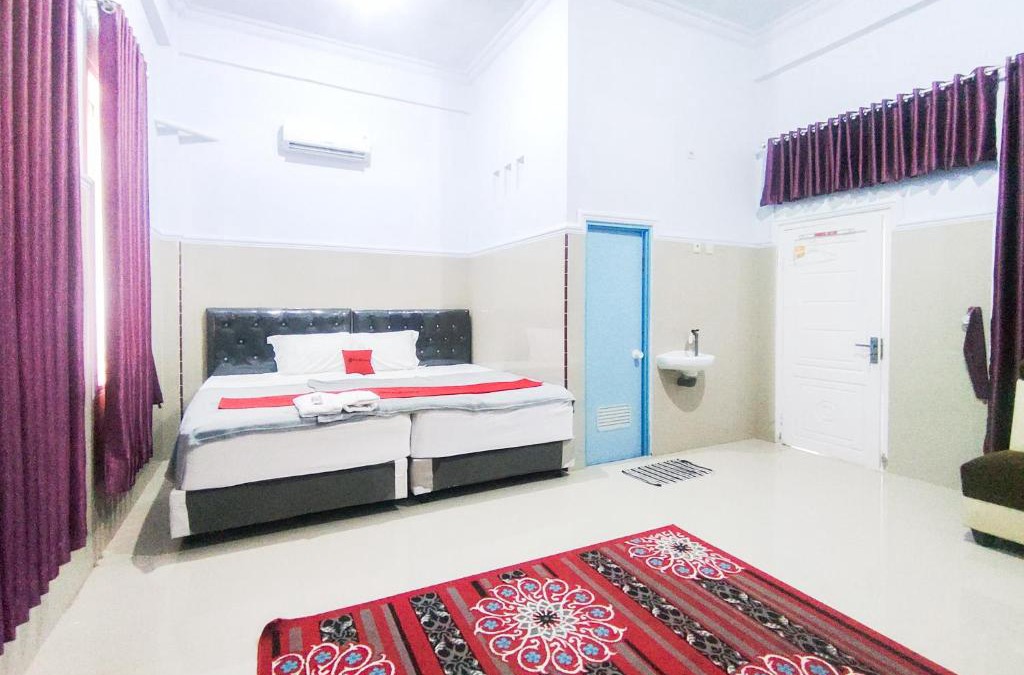 Bangkalan Hotel | RedDoorz at Bangkalan