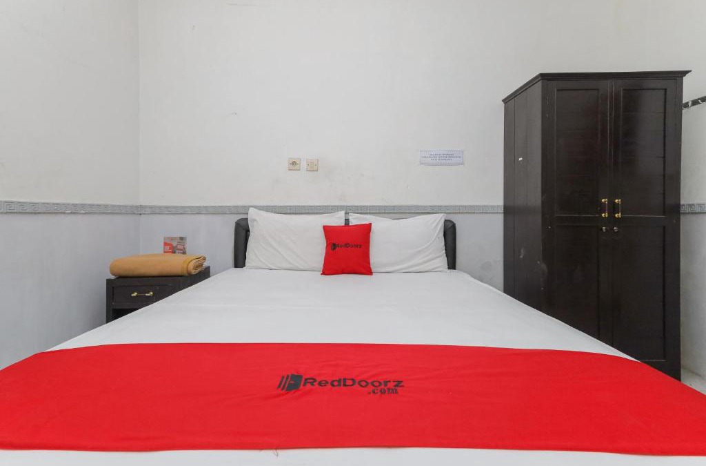 Klojen Hotel | RedDoorz near Stasiun Malang Kota Lama 2