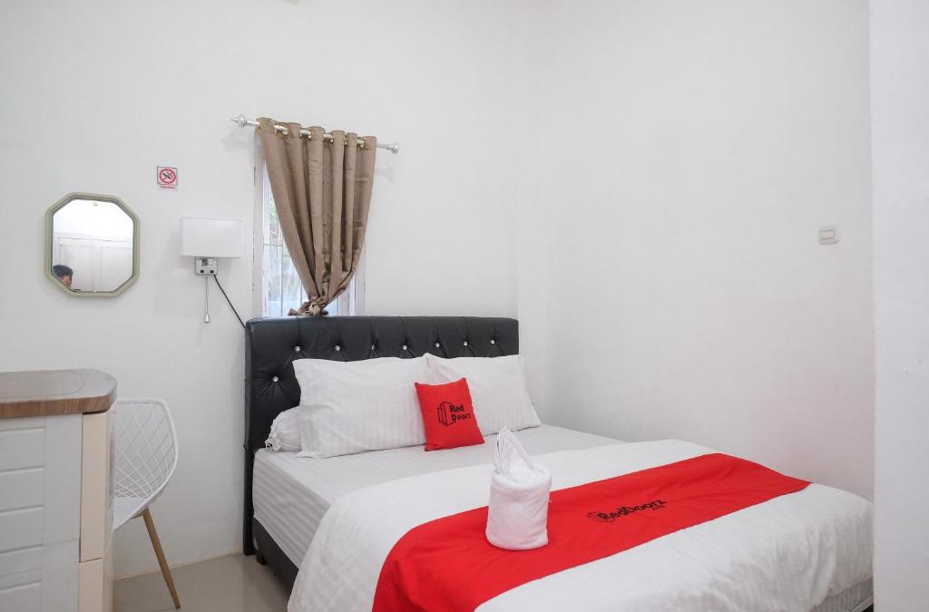 Parepare Hotel | RedDoorz Plus At Lovina Inn Tonrangeng River Side