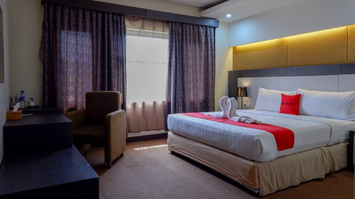 Pulupanda Hotel | RedDoorz Plus near Hotel Benua Kendari