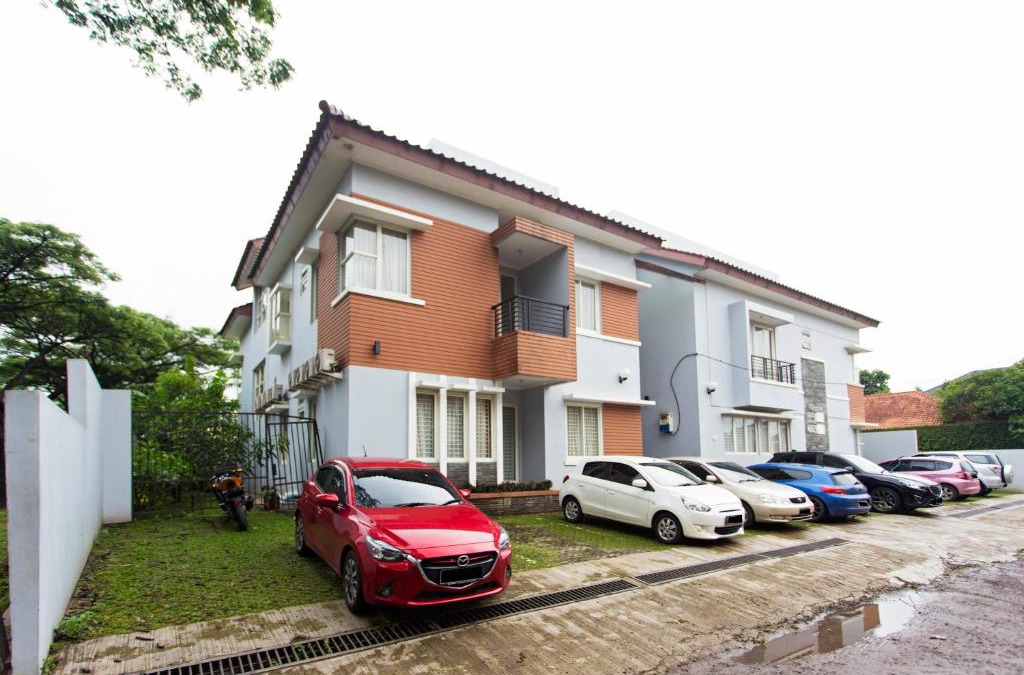 Binong House | RedDoorz Plus near Siloam Karawaci