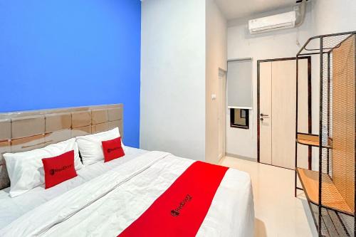 Tembalang Hotel | RedDoorz Syariah near UNIMUS 2 Semarang